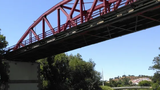 Ponte sobre o Rio Mira