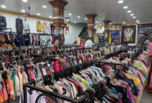 Khaderpet Flea Market Branded X Port Surplus购物图片