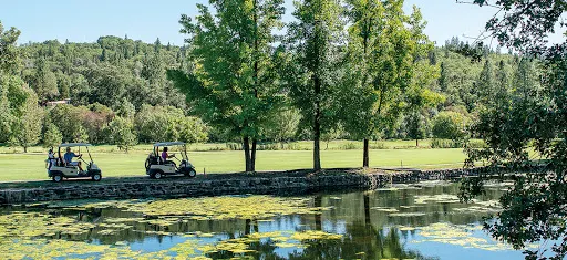 【Cold Springs Golf and Country Club參觀攻略2026】門票優惠、開放時間及交通地址一覽 - 永安旅遊