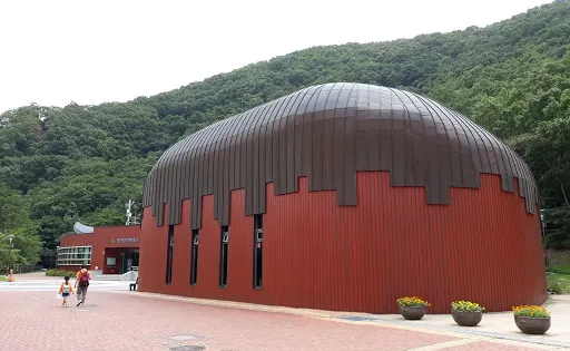蔚山岩刻畫博物館
