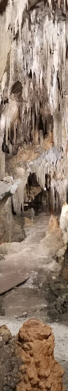Ngarua Caves-Takaka Hill