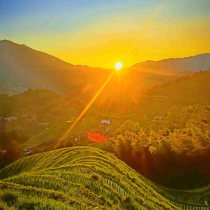 攀枝花+颛顼龙洞旅游景区+迤沙拉民族文化村+新山梯田+昔格达村+二滩国家森林公园5日4晚私家团