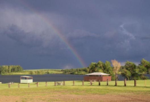 Lake LaMoure景点图片