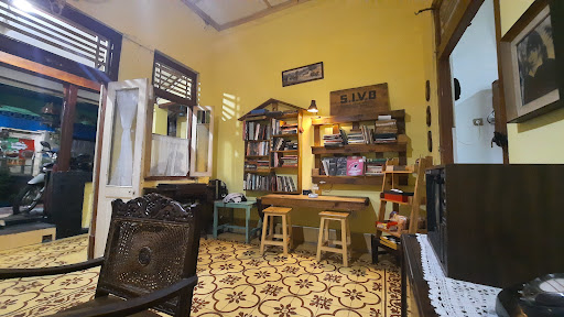 Omah Tua Coffee & Library餐厅图片