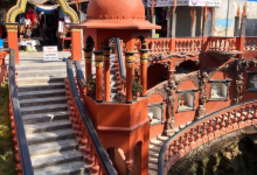 马亨德拉洞景点图片