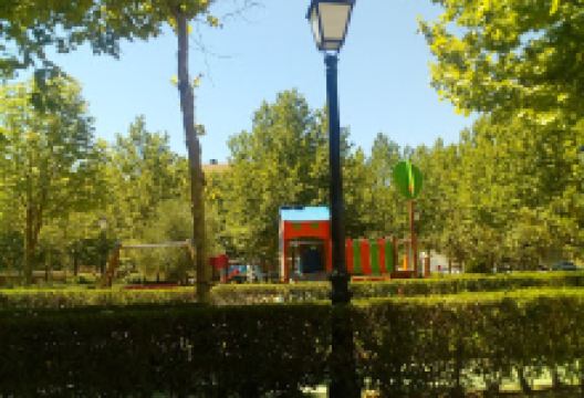 Reina María Cristina Park景点图片