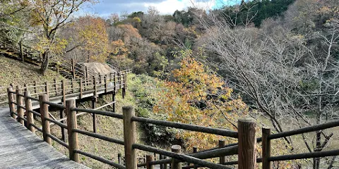 Kamo Iwakura Ruins Guidance