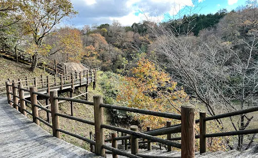 Kamo Iwakura Ruins Guidance