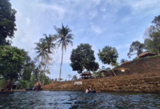wisata pemandian WTC景点图片