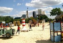 Grays Beach Riverside Park景点图片