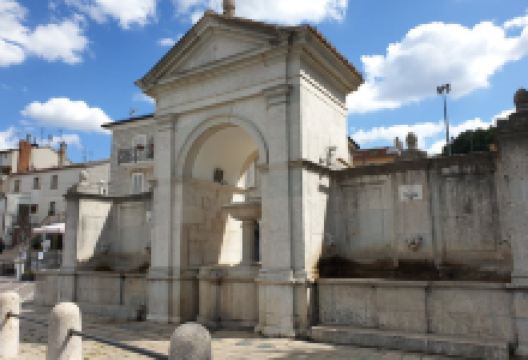 Fontana di Piazza della Vittoria景点图片