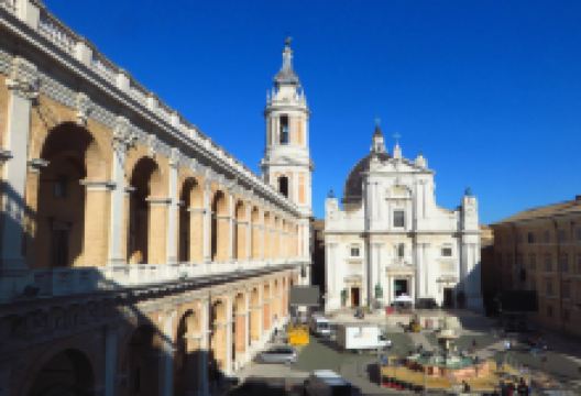 Piazza della Madonna景点图片