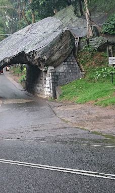 Kadugannawa Rock View and Rest Area-Gangawatakorale