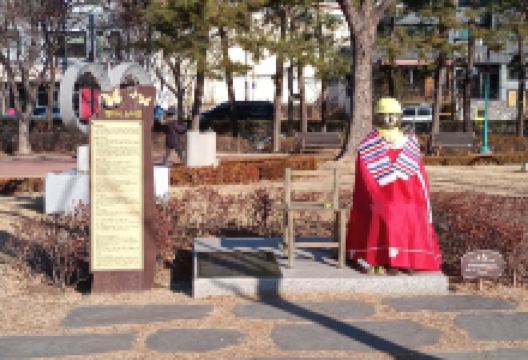 和平少女像景点图片