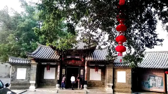彩雲南觀