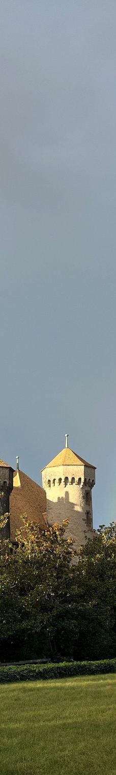 里派城堡-托农莱班