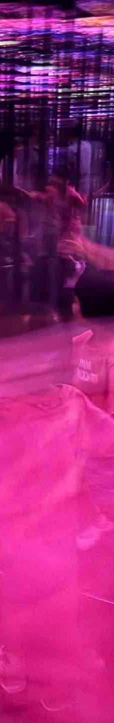 东京-不务正业的露小西