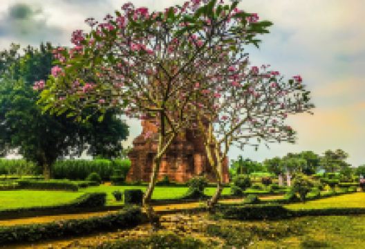 Candi Wringinlawang景点图片