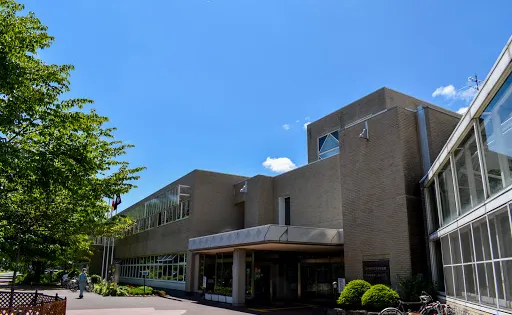 苫小牧市立中央図書館