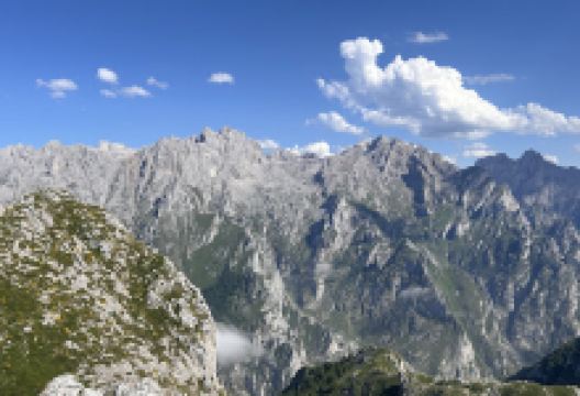 PICOS OUTDOOR Mountain Guides / Guías de Montaña景点图片