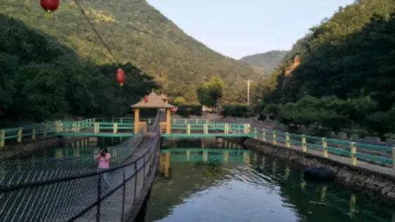 跳石溝