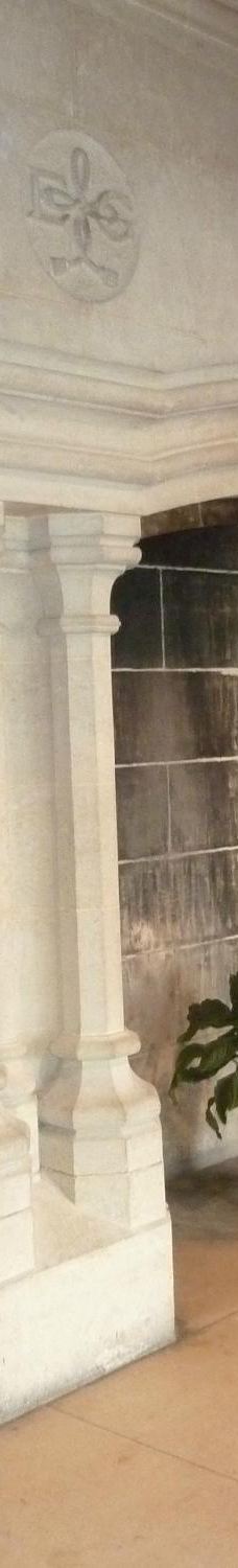 里派城堡-托农莱班