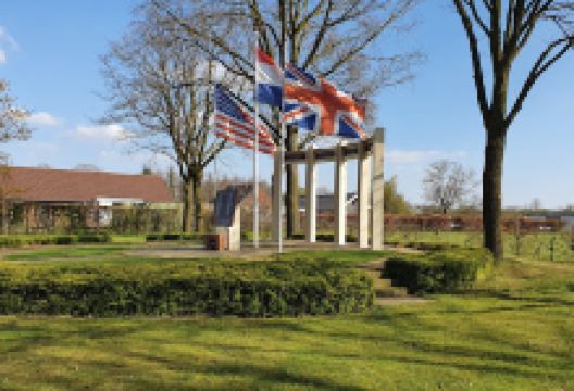 Oorlogsmonument Liessel景点图片