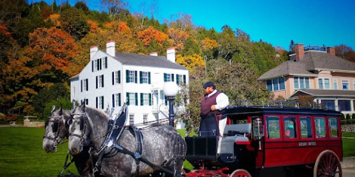 The Richard and Jane Manoogian Mackinac Art Museum