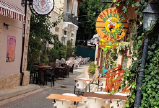 Pissouri Village Square景点图片