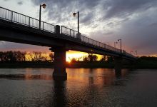 阿西尼博因河景点图片