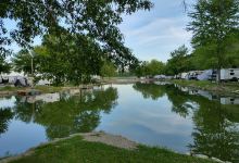 Berry's Lakeview Campers Park景点图片