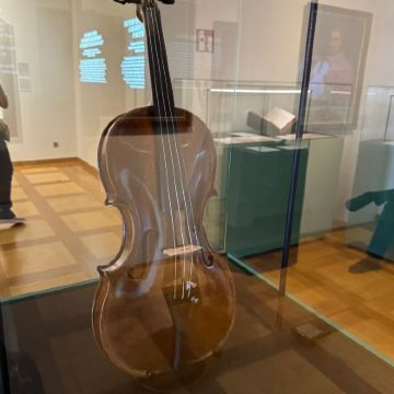 奥地利13日11晚拼小团