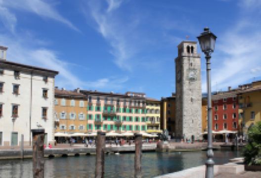 Piazza 3 Novembre景点图片