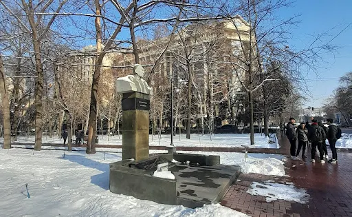 Kubanychbek Malikov Monument