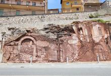 Scultura in bassorilievo "La memoria degli uomini"景点图片
