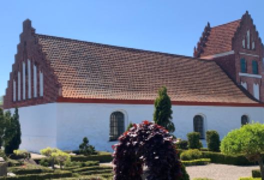 Helnæs Church景点图片