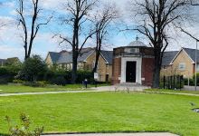 Ilford War Memorial Gardens景点图片