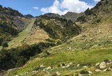 Estany Esbalcat景点图片
