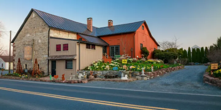 The Tweed Weasel Folk Art & Primitives