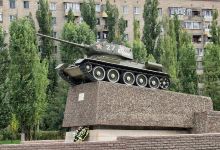 Monument to Tank T-34景点图片