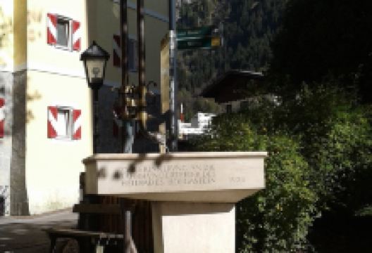 Thermalwasserbrunnen景点图片