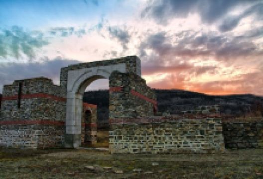 Roman Fortress Sostra景点图片