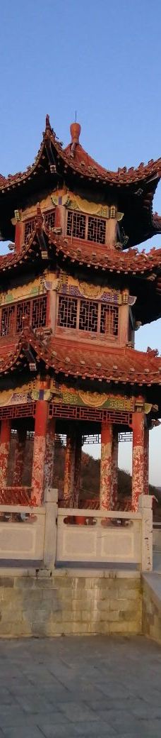 金凤山仿古八角塔-商洛