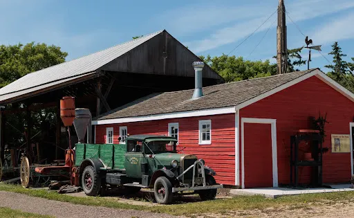 Sunnybrook Farm Museum