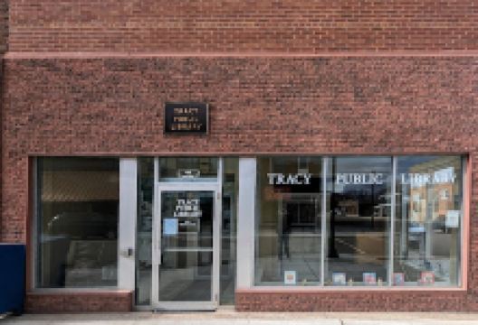 Tracy Public Library景点图片