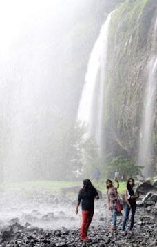 Baba Waterfalls-辛杜杜尔格县
