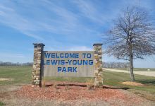 Lewis-Young Park景点图片