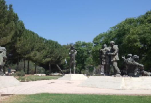 From Holocaust to Resurrection景点图片