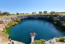 Little Blue Lake景点图片