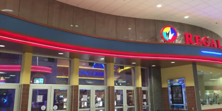 Regal Stadium 10 & RPX